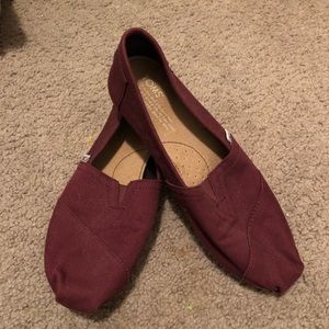 Maroon TOMS